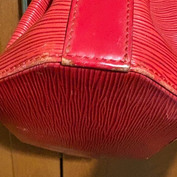 LOUIS VUITTON Epi Sac Depaule GM Shoulder Bag Red M80207 LV Auth 131025 - Picture 13 of 16